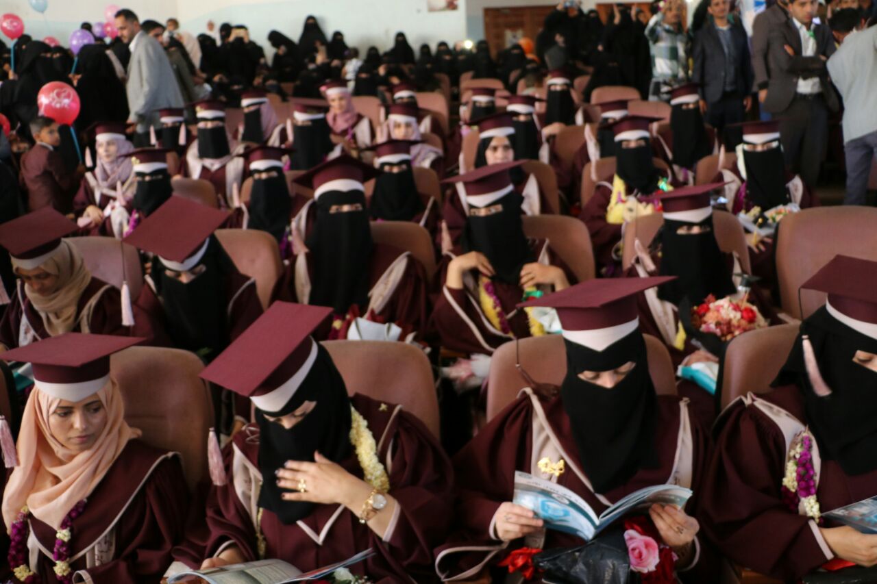 كلية الطب والعلوم الصحية تحتفي بتخرج الدفعة الرابعة عشر من قسم الطب البشري