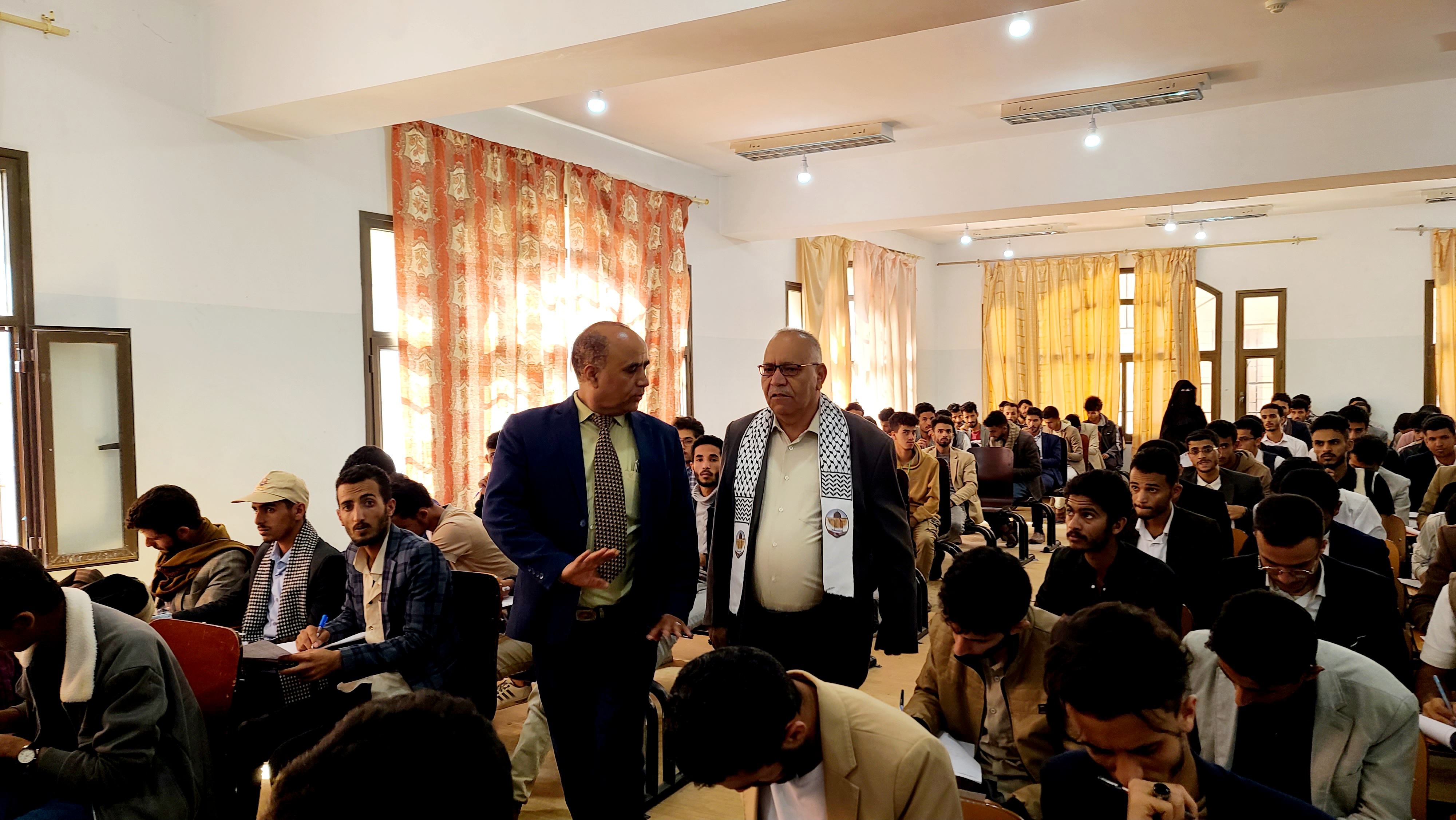جامعة ذمار تدشّن امتحانات الفصل الدراسي الثاني بكلية الحاسبات والمعلوماتية 