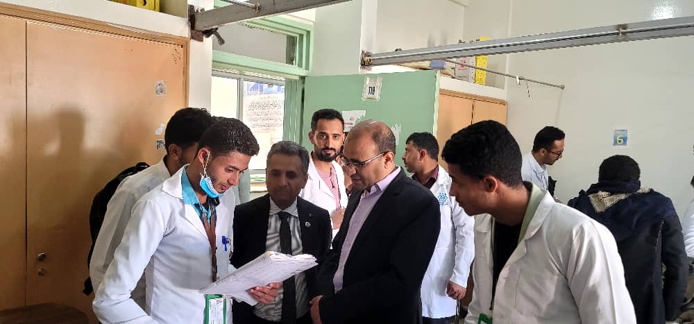 قيادات كلية العلوم الطبية في زيارة تفقدية لمستشفى الوحدة الجامعي بمعبر