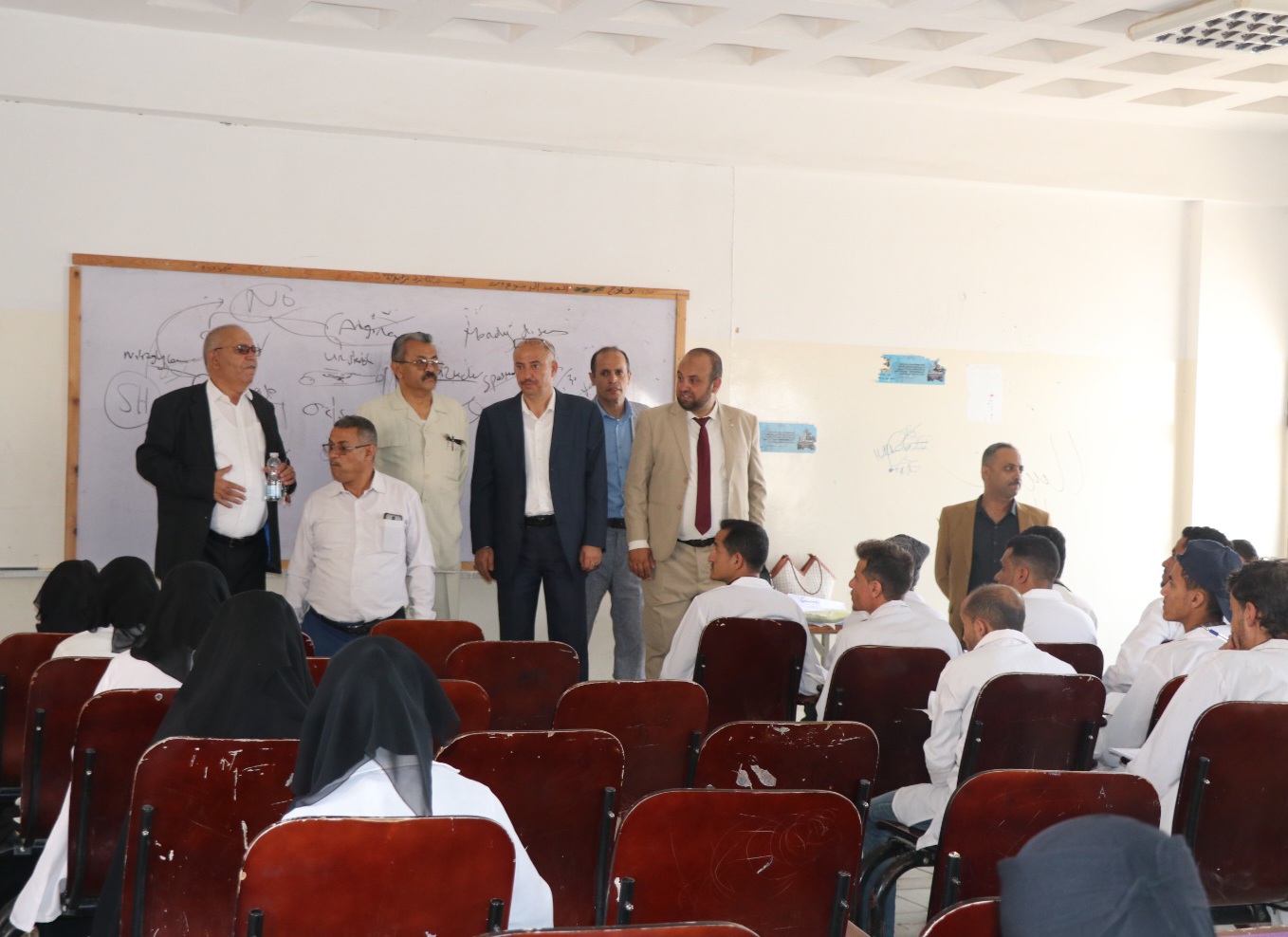 تدشين عملية الاختبارات النهائية لمعهد جامعة ذمار للتعليم المستمر