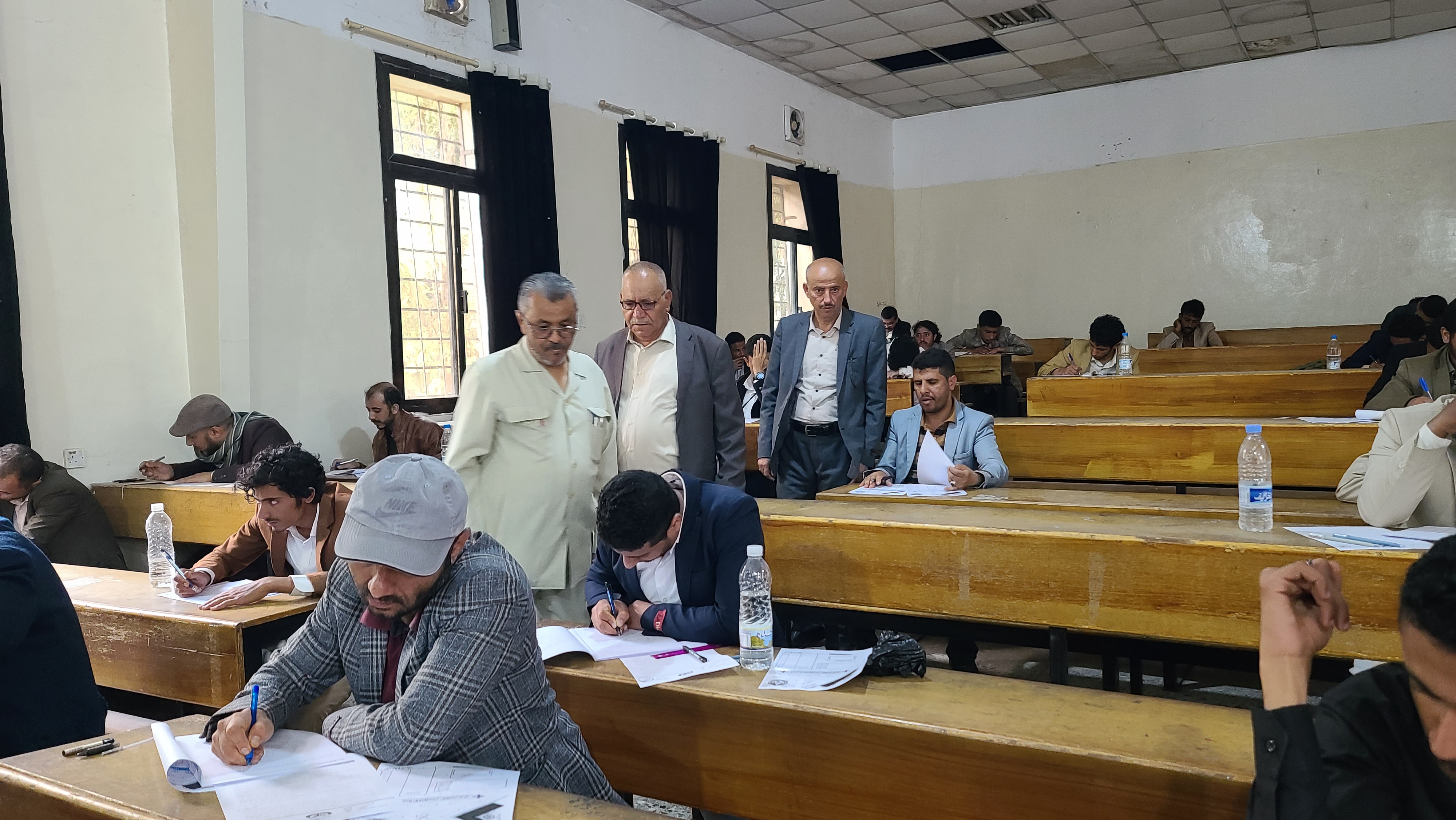 جامعة ذمار تدشّن امتحانات نهاية العام الجامعي الاول بكلية الشريعة والقانون  