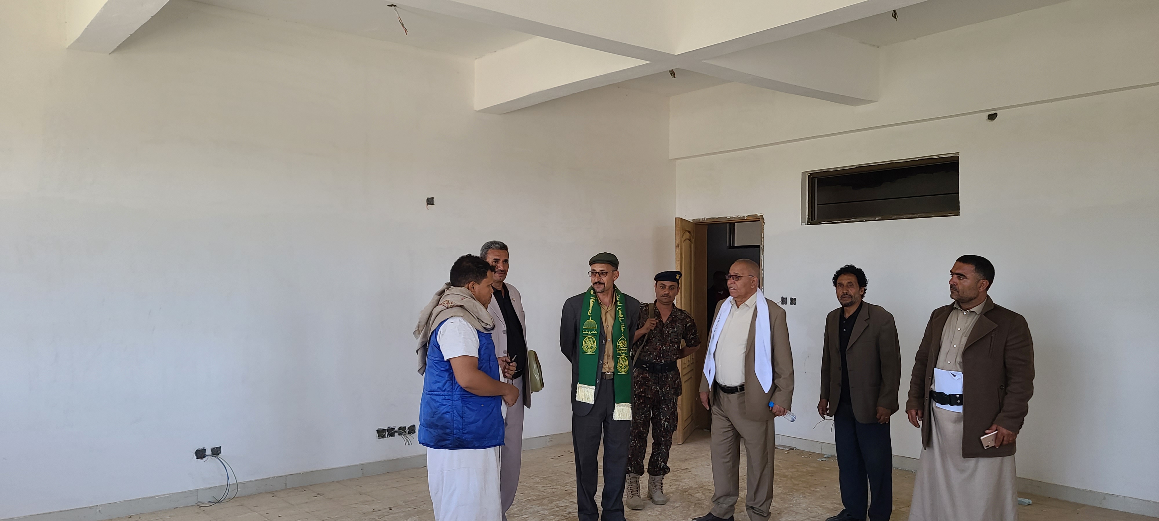 The Rector of Thamar University inspects the building of the College of Veterinary Medicine and the College Facilities
