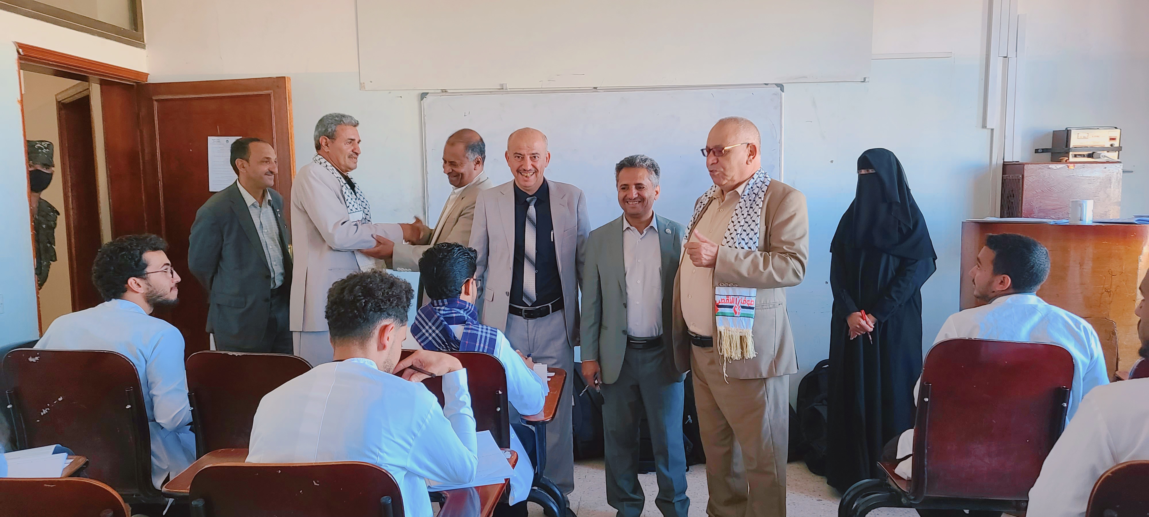 جامعة ذمار تدشن الامتحانات النهائية للفصل الدراسي الأول في كلية العلوم الطبية 